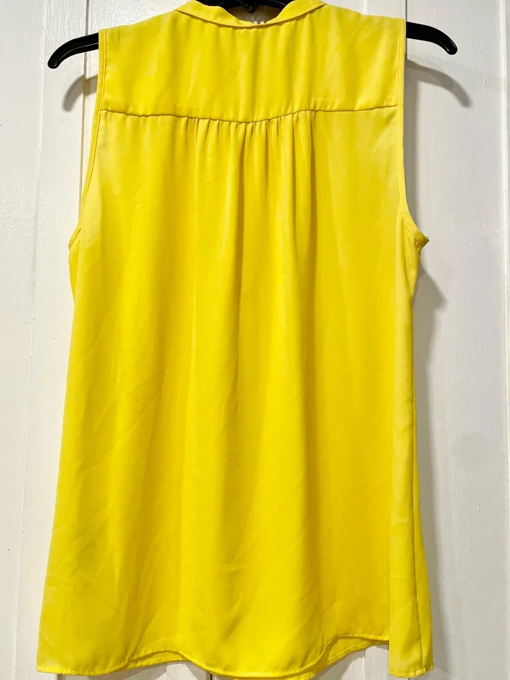 Banana Republic Bright Yellow Sleeveless Blouse Button Detail Top Size Medium - Picture 5 of 6